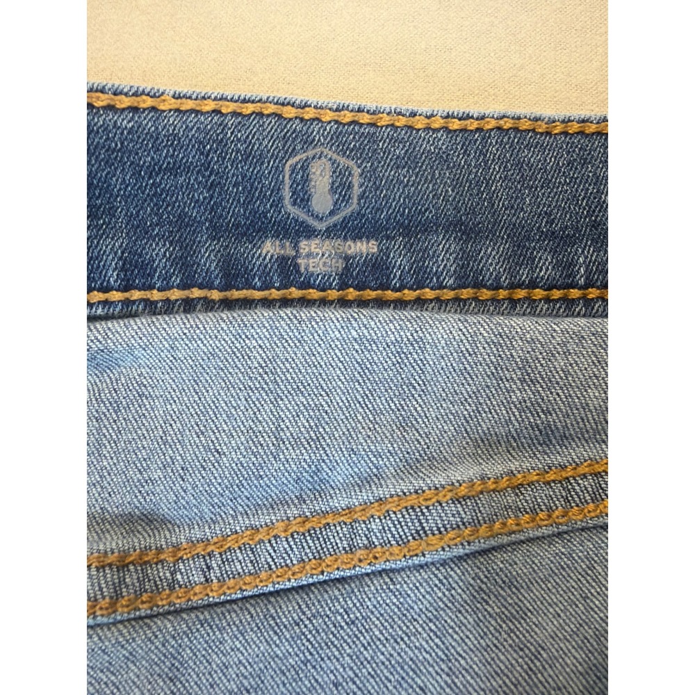 Levis 541 Athletic Taper Jeans Mens 33x32 Blue All Seasons Tech Denim - Picture 2 of 6
